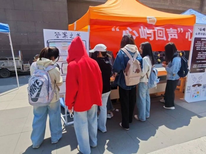为丰富校园文化生活
