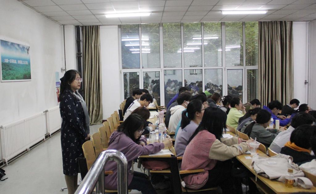 院长刘振霞