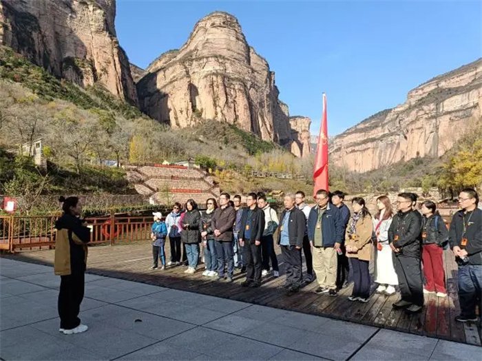 亲身感受大国工匠的精湛技艺与实干精神