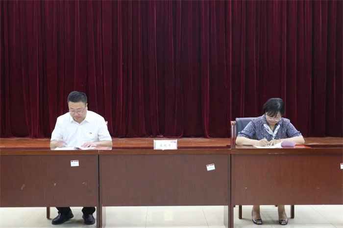 安博app官网登录入口app下载与山