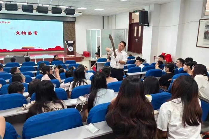 缔结了深厚的友谊