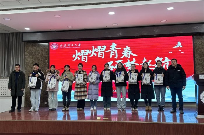 在轻松的氛围里释放了压力