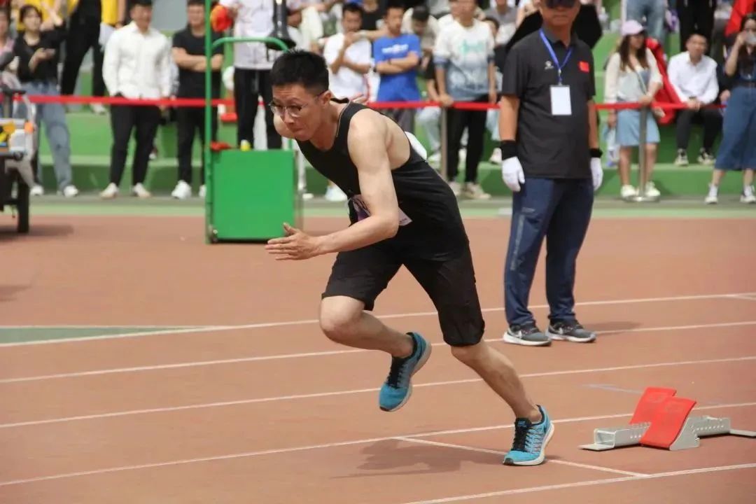 奋力拼搏